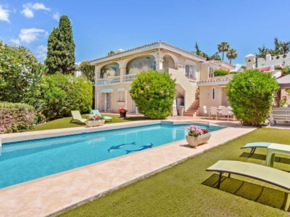 Willa Los Claveles - domy na sprzedaż Hiszpania