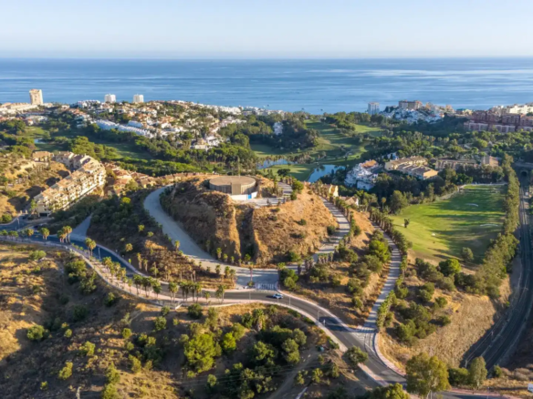 ABELIAS – Luksusowe apartamenty z widokiem na morze i pole golfowe